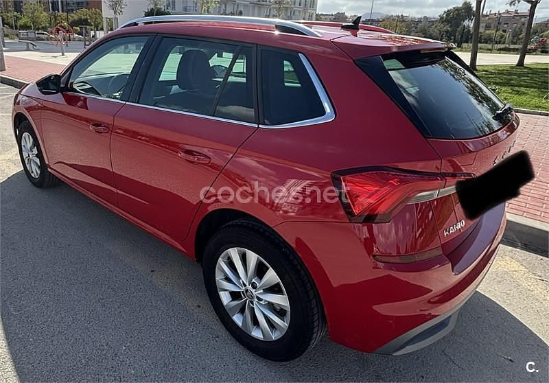 Usado Skoda Kamiq Ambition 110 CV (80 kW) 2022 Rojo SUV