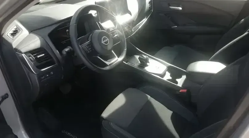 Usado Nissan Qashqai N-Connecta 158 CV (116 kW) 2023 Diamond silver (metalizado) SUV