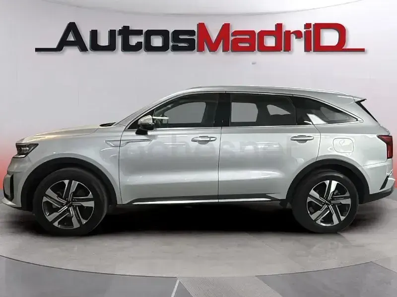 Usado Kia Sorento 265 CV (194 kW) 2023 Gris / plata SUV