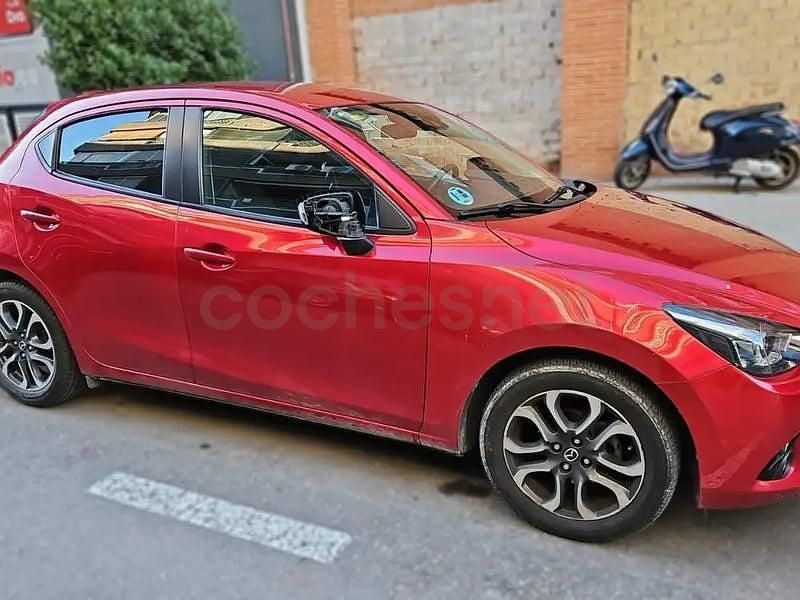 Usado Mazda 2 Style 105 CV (77 kW) 2016 Rojo Berlina