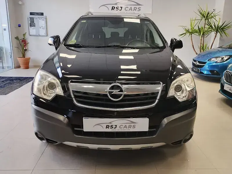 Usado Opel Antara Enjoy Plus 150 CV (110 kW) 2008 Negro SUV