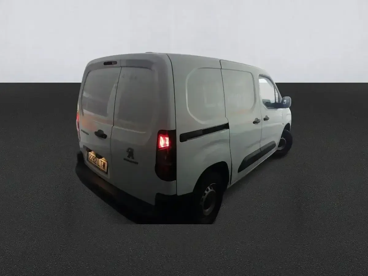 Usado Peugeot Partner Premium 102 CV (75 kW) 2021 Blanco Monovolumen