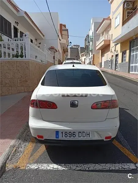 Usado Seat Cordoba 100 CV (73 kW) 2004 Blanco Berlina