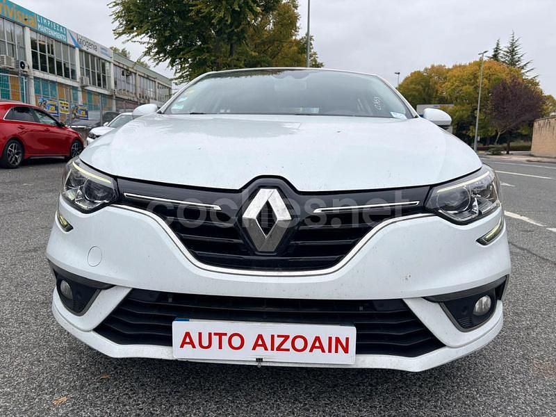 Usado Renault Mégane IV Business 115 CV (84 kW) 2019 Blanco Berlina