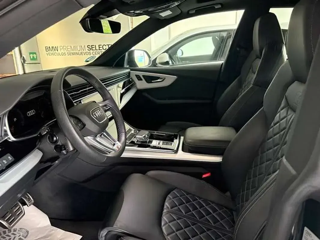 Usado Audi Q8 286 CV (210 kW) 2022 Negro SUV