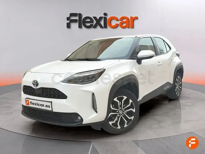Usado Toyota Yaris Cross Active 116 CV (85 kW) 2024 Blanco SUV