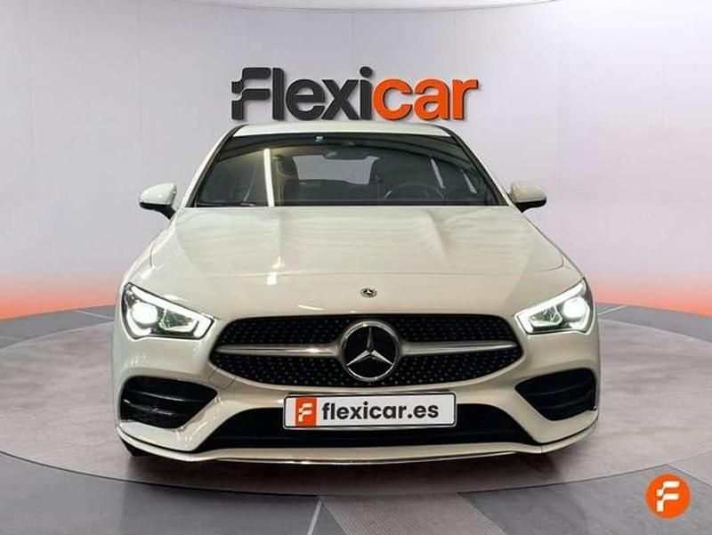 Usado Mercedes CLA200 Shooting Brake 163 CV (119 kW) 2021 Blanco Familiar