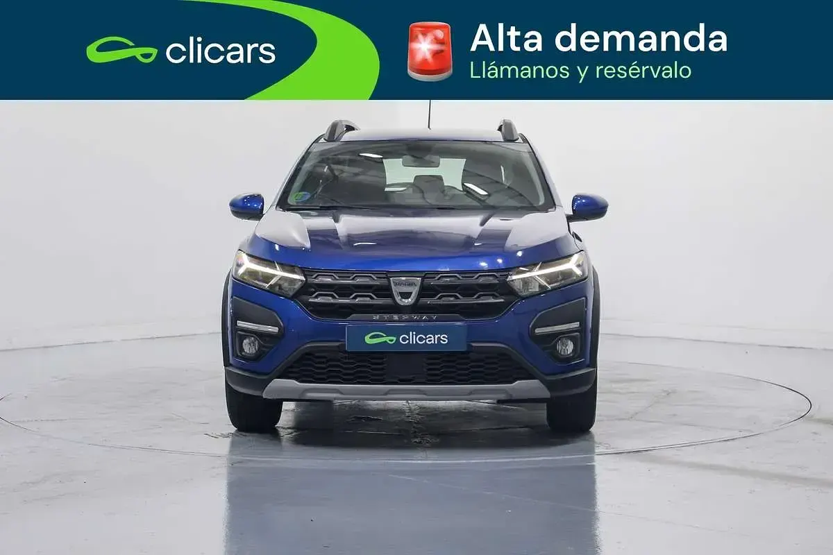 Usado Dacia Sandero Comfort 101 CV (74 kW) 2022 Azul Utilitario