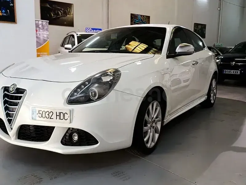Usado Alfa Romeo Giulietta Progression 140 CV (102 kW) 2011 Blanco Utilitario