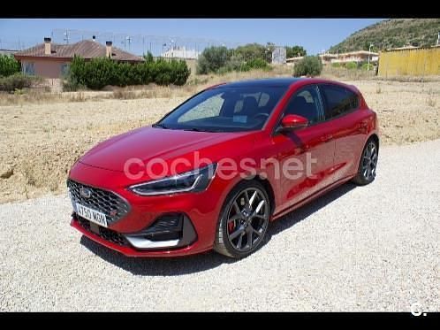 Granate Usado 2023 Ford Focus ST Berlina | 37.900 € (Caro) - Imagen 1/4