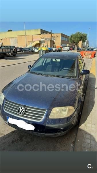 Azul Usado 2001 VW Passat Comfortline Berlina | 1800 € (Buen precio) - Imagen 1/4