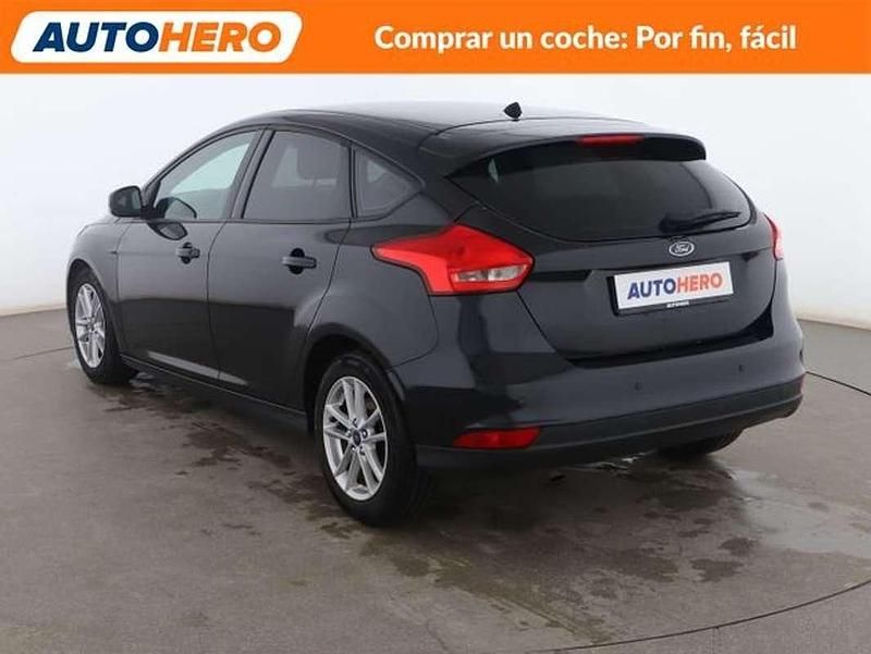 Usado Ford Focus Trend+ 125 CV (91 kW) 2015 Negro Utilitario