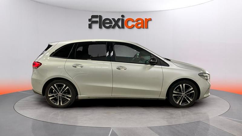 Usado Mercedes B180 116 CV (85 kW) 2019 Gris Monovolumen