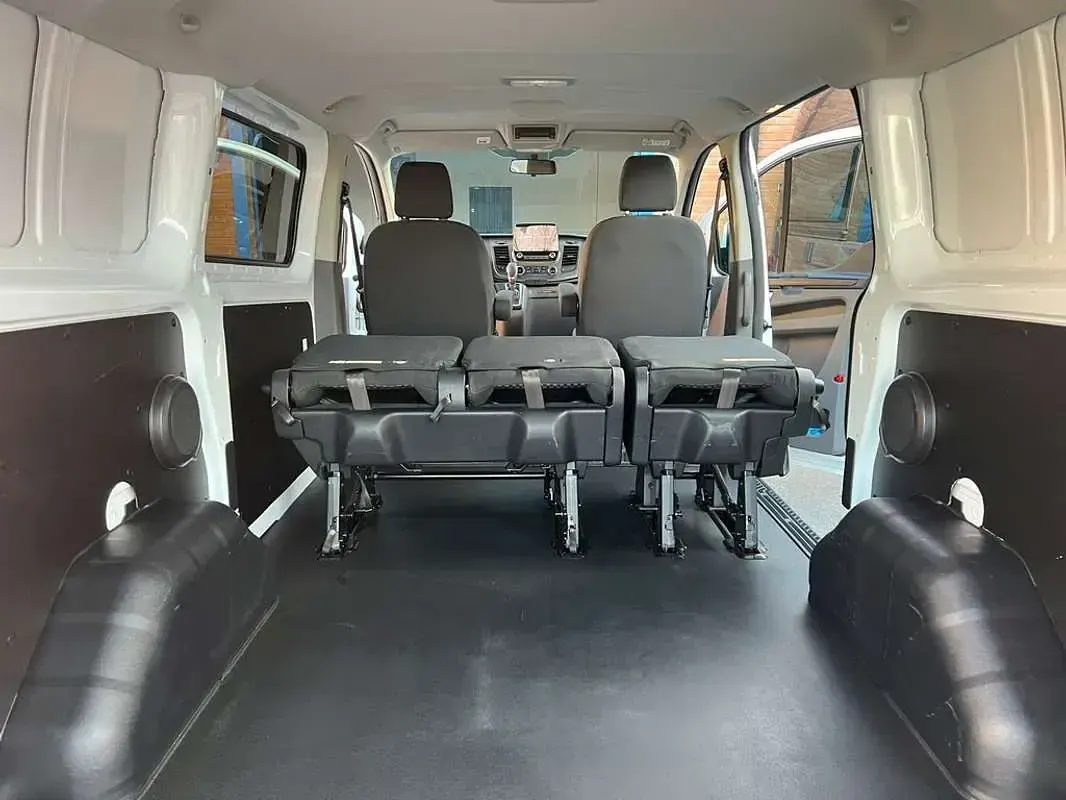 Usado Ford Transit Custom Trend 129 CV (94 kW) 2022 Blanco Familiar