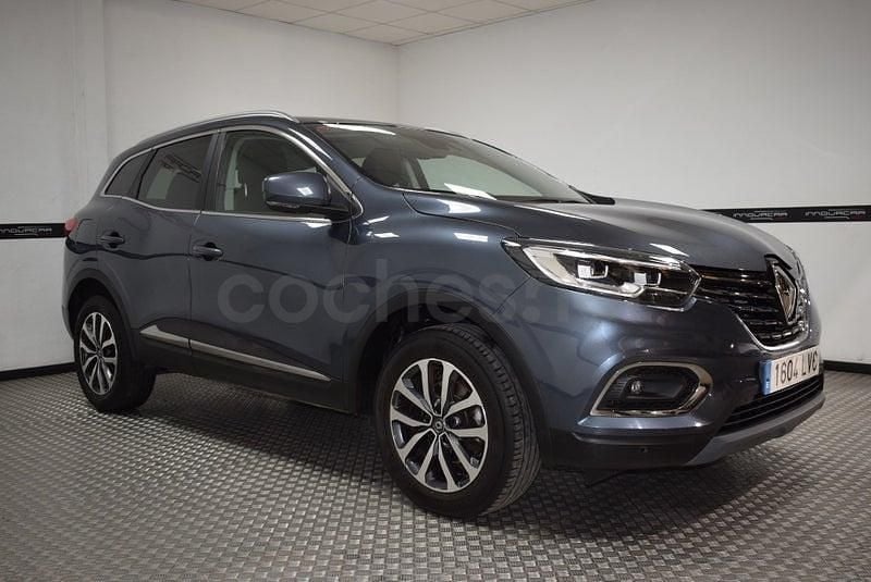 Usado Renault Kadjar LIMITED 140 CV (102 kW) 2021 Gris / plata SUV