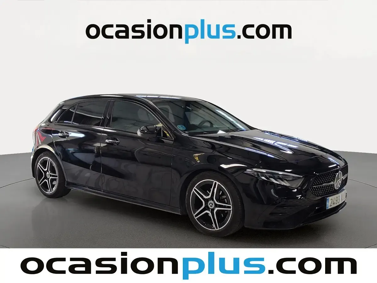 Usado Mercedes A180 AMG 136 CV (100 kW) 2023 Negro Utilitario