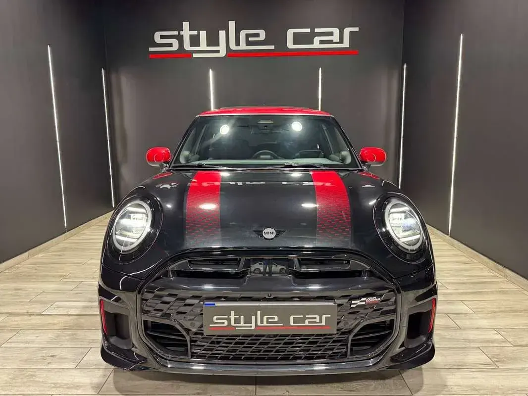 Nuevo Mini John Cooper Works 231 CV (169 kW) 2025 Gris / plata Utilitario