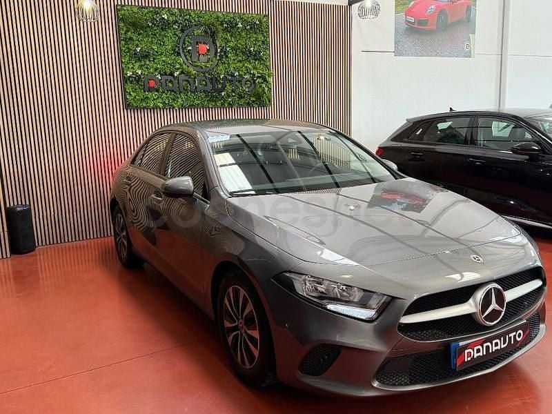 Usado Mercedes A180 116 CV (85 kW) 2021 Beige Berlina