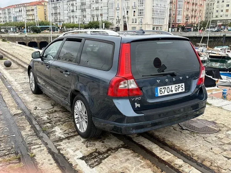 Usado Volvo V70 Momentum 175 CV (128 kW) 2009 Azul Familiar