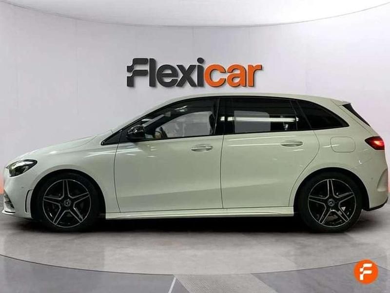 Usado Mercedes B200 150 CV (110 kW) 2023 Blanco Monovolumen