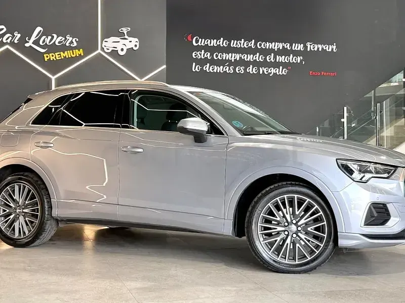 Usado Audi Q3 Sportback S-Line 150 CV (110 kW) 2019 Gris / plata SUV