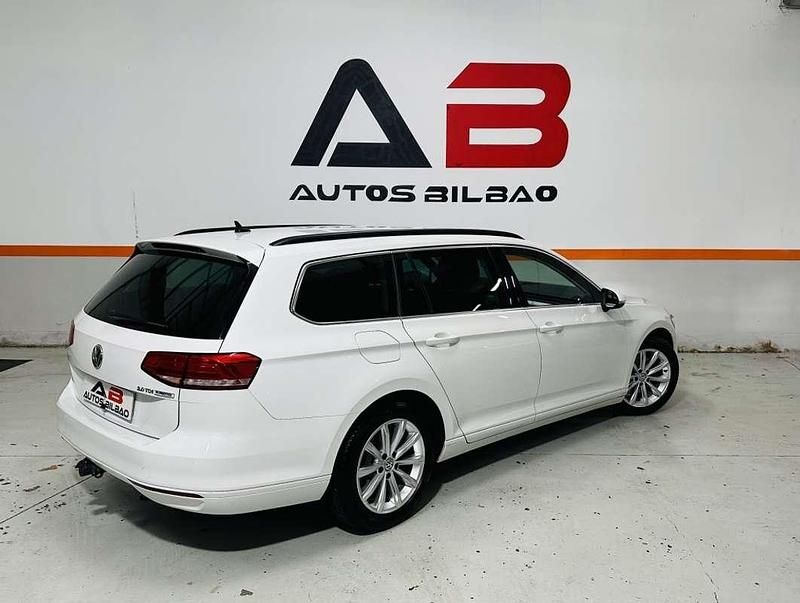 Usado VW Passat Sportline 150 CV (110 kW) 2018 Blanco Familiar