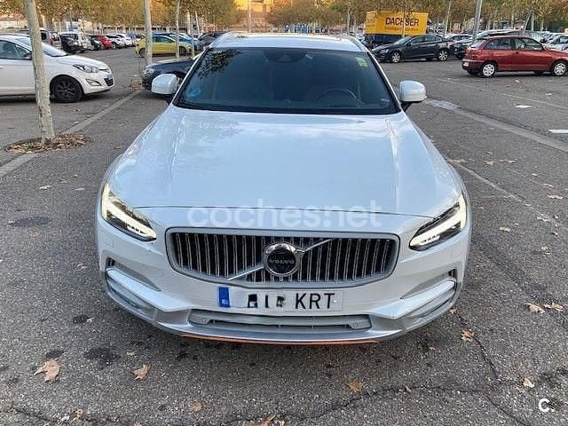Blanco Usado 2018 Volvo V90 CC Pro Familiar | 29.900 € (Un poco caro) - Imagen 1/4