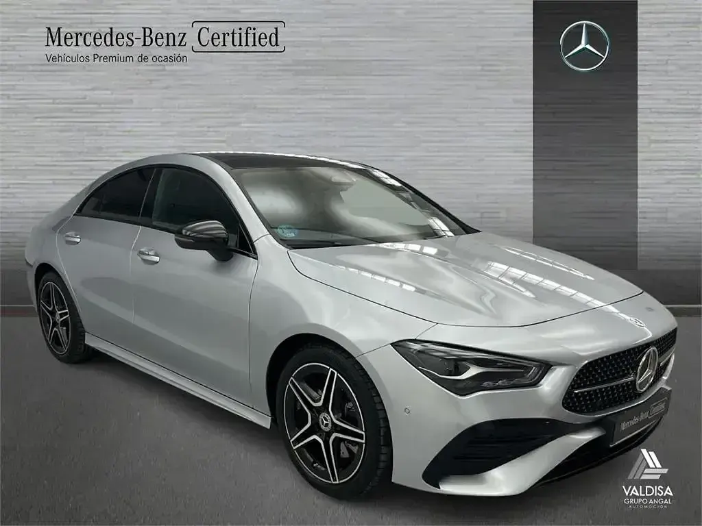 Usado Mercedes CLA200 163 CV (119 kW) 2025 Gris Coupe