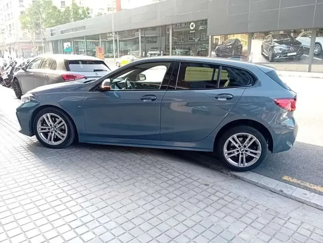 Usado BMW 120 Sport Line 190 CV (139 kW) 2020 Gris Utilitario