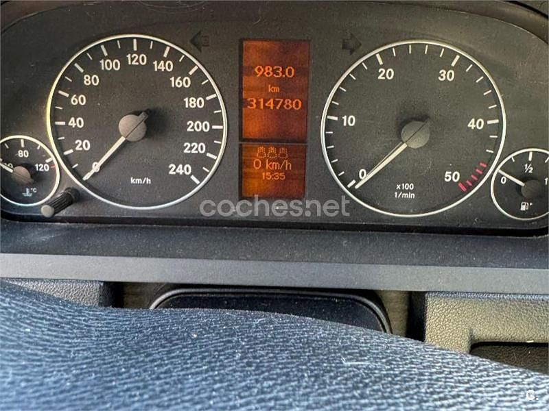 Usado Mercedes A160 Elegance 75 CV (55 kW) 2005 Blanco Monovolumen