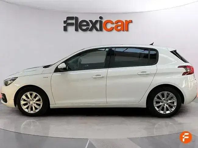 Usado Peugeot 308 Style 110 CV (80 kW) 2019 Blanco Berlina