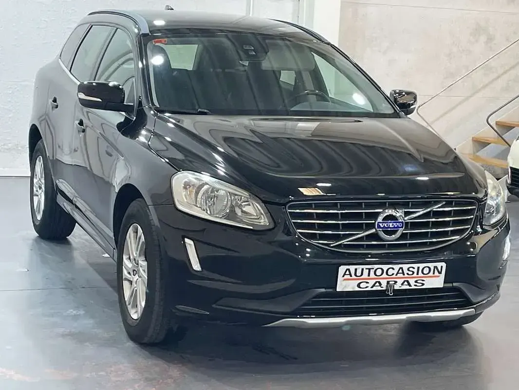 Usado Volvo XC60 Momentum 190 CV (139 kW) 2017 Negro SUV