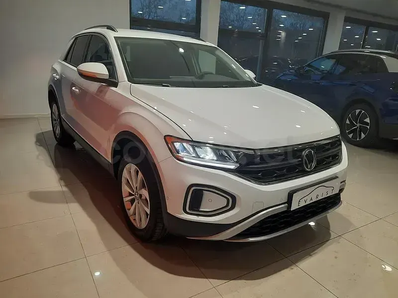 Usado VW T-Roc Life 115 CV (84 kW) 2024 Blanco SUV