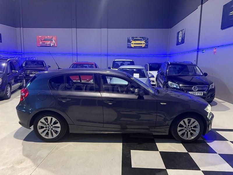 Usado BMW 118 143 CV (105 kW) 2008 Gris / plata Utilitario