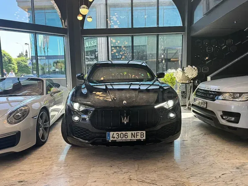 Usado Maserati Levante 430 CV (316 kW) 2018 Negro SUV
