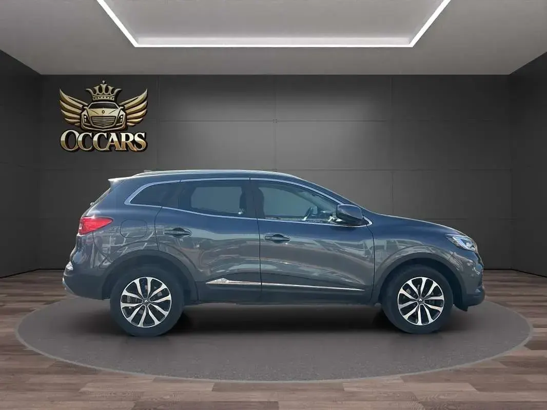 Usado Renault Kadjar Zen 140 CV (102 kW) 2021 Gris SUV