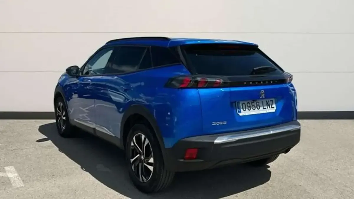 Usado Peugeot 2008 Allure 101 CV (74 kW) 2021 Azul SUV
