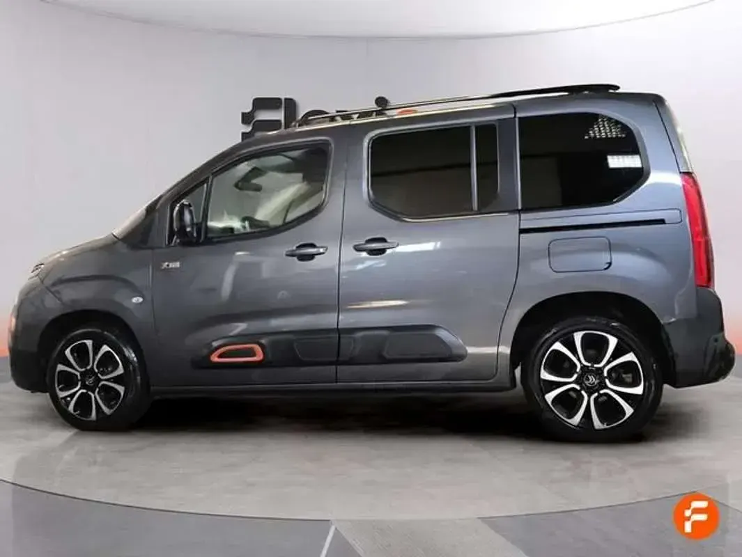 Usado Citroën Berlingo Shine 131 CV (96 kW) 2020 Gris Monovolumen