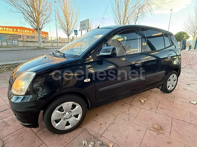 Usado Kia Picanto LX 65 CV (47 kW) 2006 Negro Utilitario