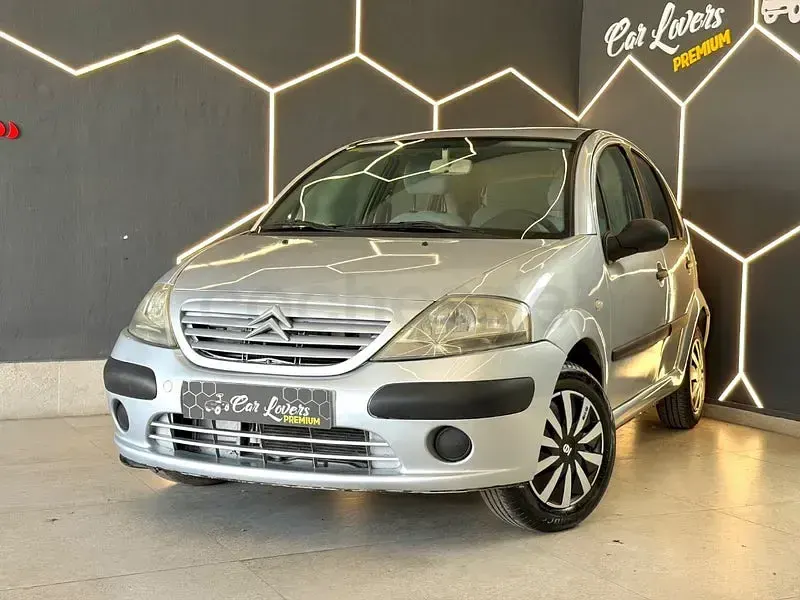 Usado Citroën C3 61 CV (44 kW) 2004 Gris / plata Berlina