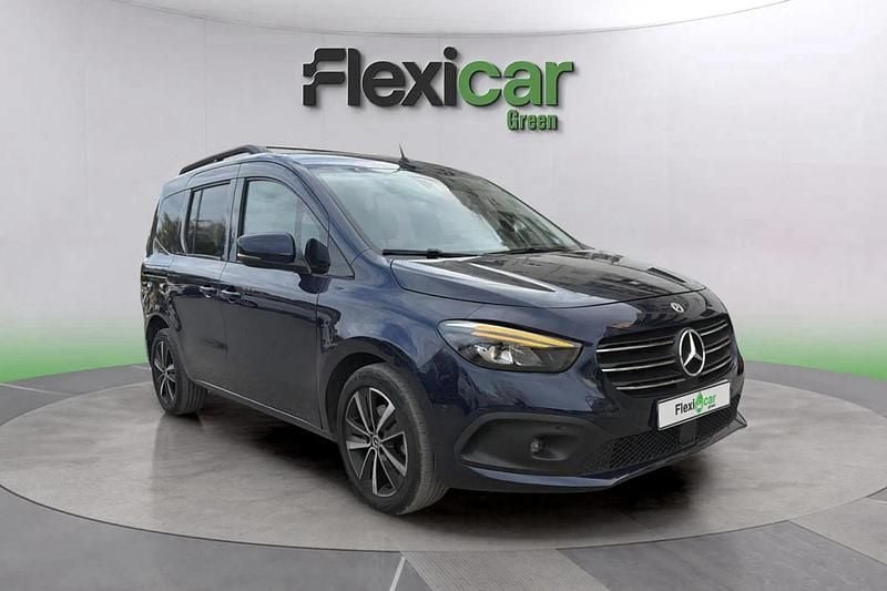 Azul Usado 2023 Mercedes 180 Berlina | 23.490 € (Buen precio) - Imagen 1/4