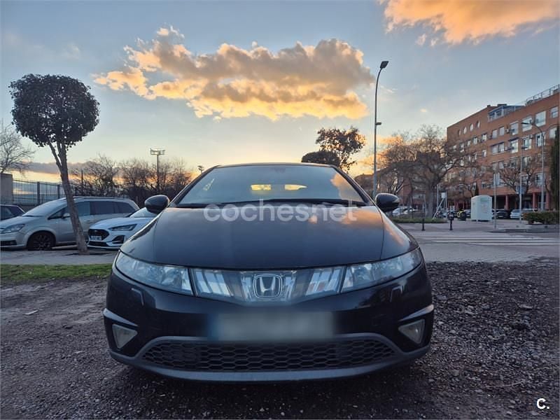Negro Usado 2006 Honda Civic Comfort Berlina | 2900 € - Imagen 1/4