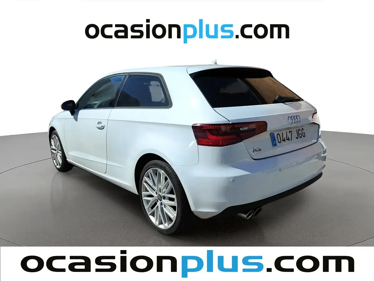 Usado Audi A3 Attraction 110 CV (80 kW) 2015 Blanco Utilitario