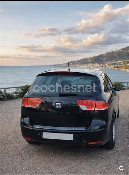 Usado Seat Altea XL Style 105 CV (77 kW) 2014 Negro Monovolumen