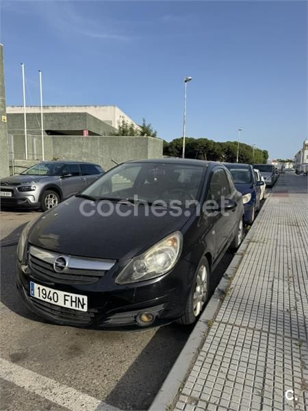 Negro Usado 2006 Opel Corsa Sport Berlina | 1500 € (Buen precio) - Imagen 1/4