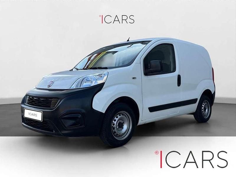 Blanco Usado 2018 Fiat Fiorino Basis Monovolumen | 7273 € (Precio justo) - Imagen 1/3