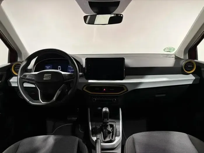 Używany Seat Arona Style Plus 110 KM (80 kW) 2022 Biały SUV