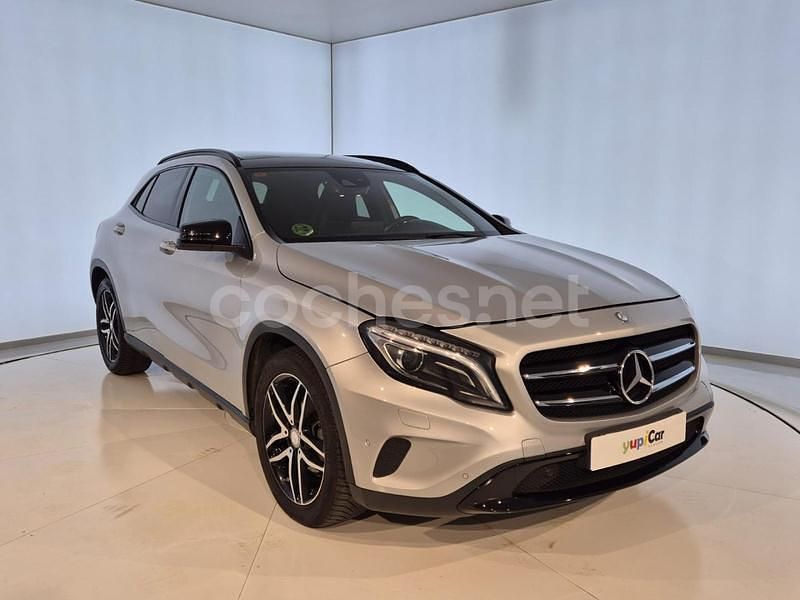 Gris / plata Usado 2016 Mercedes GLA220 Style SUV | 21.500 € (Un poco caro) - Imagen 1/4