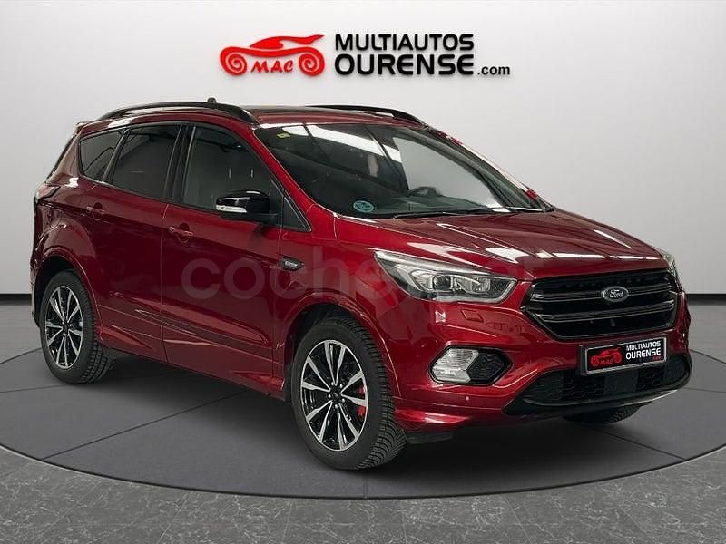 Usado Ford Kuga ST-Line 120 CV (88 kW) 2019 Granate SUV