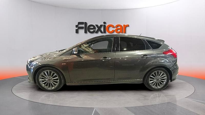 Usado Ford Focus ST-Line 125 CV (91 kW) 2017 Gris Berlina